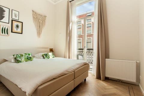 Royal Room, Multiple Beds | Blackout drapes, soundproofing, iron/ironing board, free WiFi