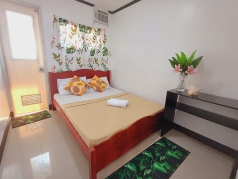 Standard Double Room | Desk, free WiFi