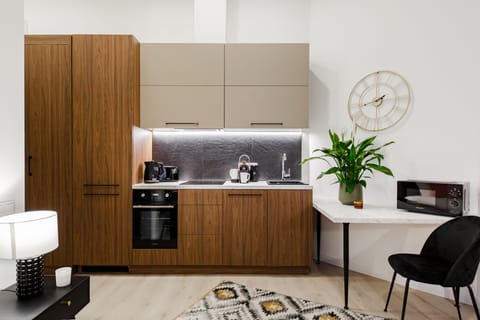 Studio | Private kitchen | Full-size fridge, microwave, oven, toaster