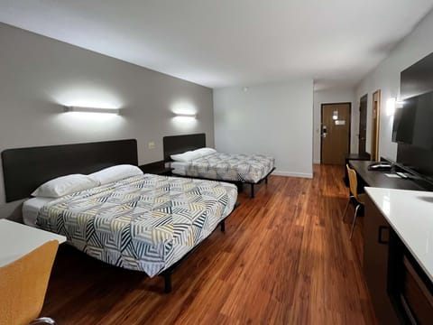 Standard Room, 2 Double Beds, Non Smoking, Refrigerator & Microwave | Free WiFi, bed sheets