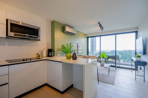 Apartment (11B) | Private kitchen | Fridge, microwave, toaster, blender