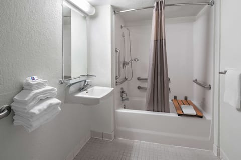 Standard Room, 2 Double Beds, Non Smoking | Accessible bathroom