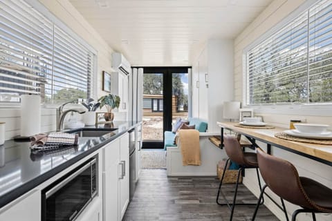 House | 1 bedroom, iron/ironing board, Internet