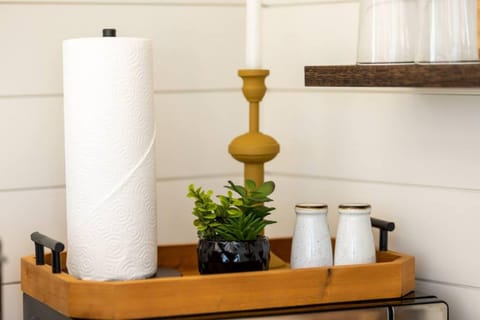 House | 1 bedroom, iron/ironing board, Internet