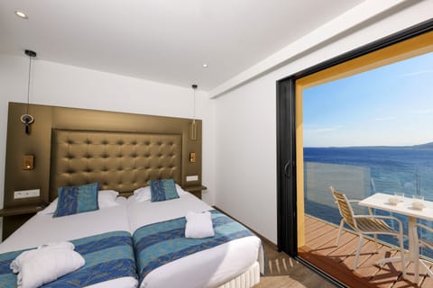 Superior Twin Room, Sea View | In-room safe, desk, soundproofing, free WiFi