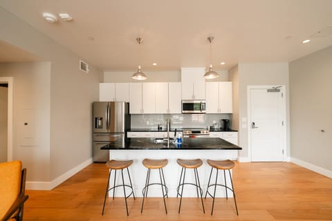 Skylark 2 Br Luxury Loft | Private kitchen | Full-size fridge, microwave, oven, stovetop