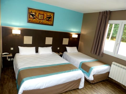 Desk, soundproofing, iron/ironing board, free WiFi