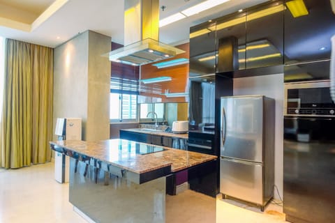 Apartment | Private kitchen | Full-size fridge, stovetop