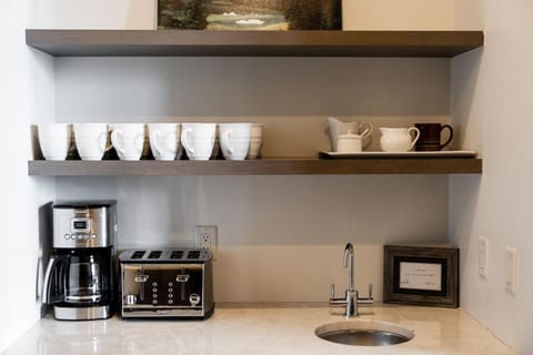 House, 6 Bedrooms | Private kitchen | Fridge, microwave, coffee/tea maker