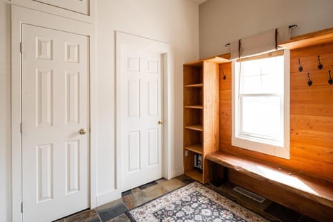 Condo, 3 Bedrooms | Interior