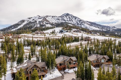 House, 4 Bedrooms | Aerial view