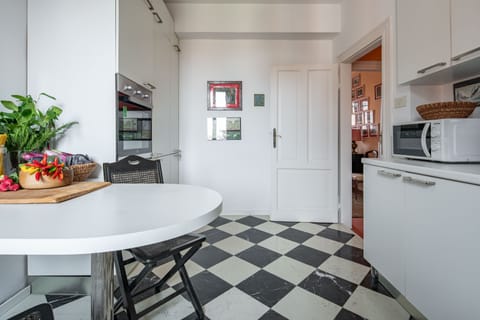 Apartment | Private kitchen | Full-size fridge, microwave, oven, dishwasher