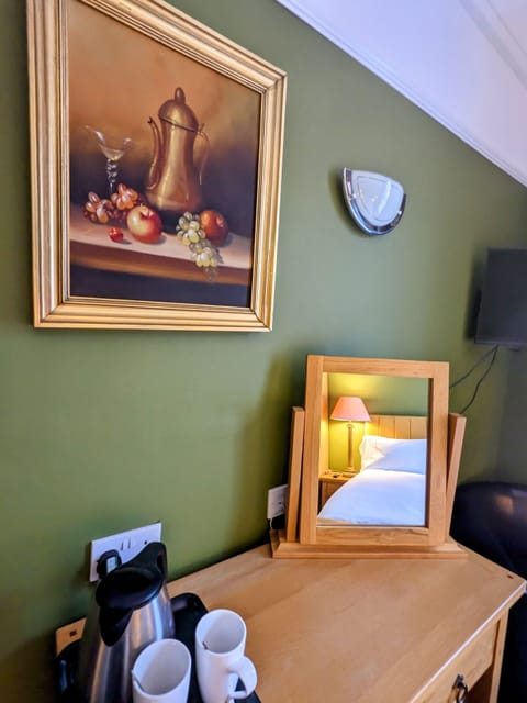 Double Room | Iron/ironing board, free WiFi, bed sheets