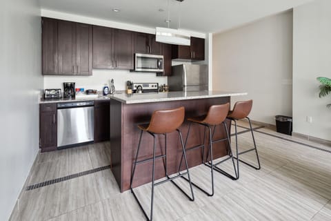 Comfort Apartment | Private kitchen | Fridge, microwave, oven, stovetop