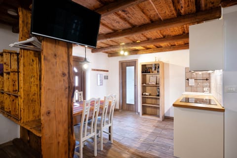 Classic Apartment, 2 Bedrooms, Non Smoking, Vineyard View | Private kitchen | Full-size fridge, stovetop, espresso maker, coffee/tea maker