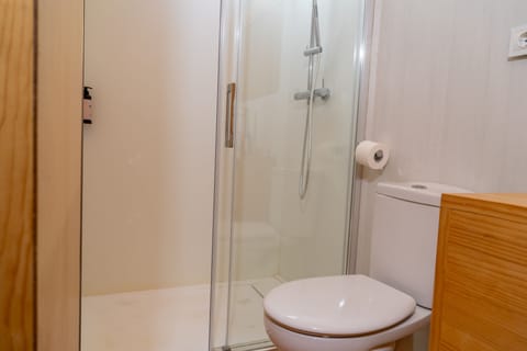 Deluxe Bungalow | Bathroom