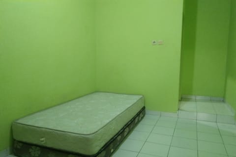 Standard Double Room | Free WiFi, bed sheets