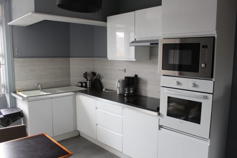 Comfort Apartment, Ensuite | Private kitchen