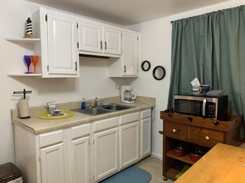 Studio | Private kitchen | Fridge, oven, coffee/tea maker, toaster