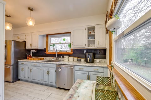 House (2 Bedrooms) | Private kitchen | Oven, stovetop, dishwasher, cookware/dishes/utensils