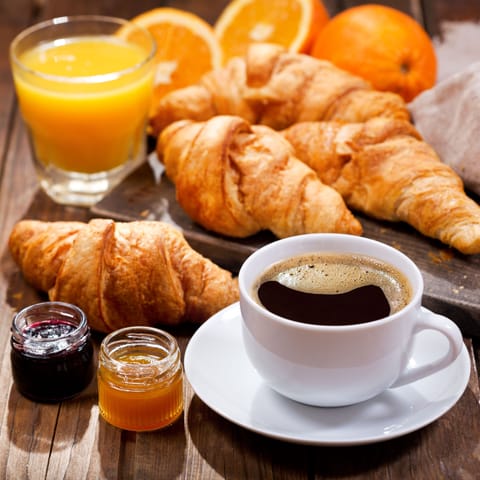 Daily continental breakfast (EUR 6.50 per person)