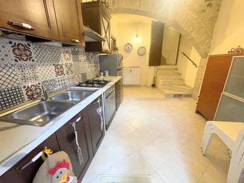 Apartment, 2 Bedrooms, Balcony, Garden View | Private kitchen