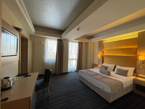 Premium bedding, minibar, in-room safe, desk