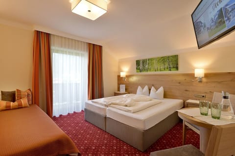 Triple Room, Balcony (Reichenspitze) | In-room safe, soundproofing, free cribs/infant beds, free WiFi