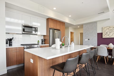 Condo, Multiple Beds, Kitchen, City View (Unit 504) | Private kitchen | Fridge, microwave, oven, stovetop