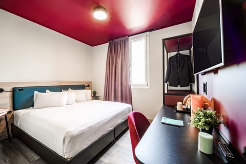 Double or Twin Room | Premium bedding, down comforters, desk, soundproofing