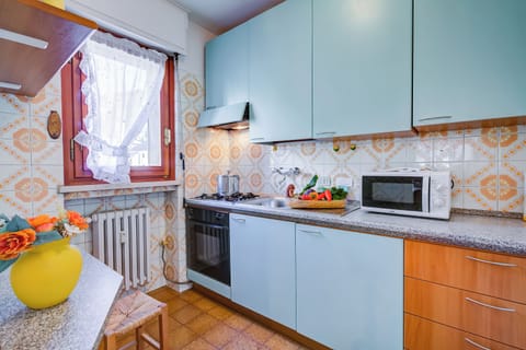 Family Apartment, 1 Bedroom (Snow White) | Private kitchen | Fridge, microwave, oven, stovetop