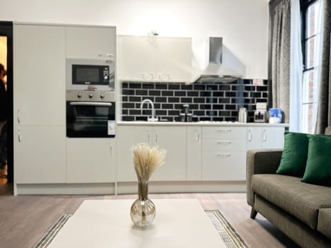 Deluxe Apartment, Private Bathroom (Apartment 4 garden view ) | Private kitchen | Full-size fridge, microwave, oven, toaster