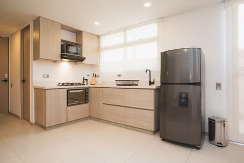 Comfort Apartment | Private kitchen | Fridge, microwave, oven, cookware/dishes/utensils