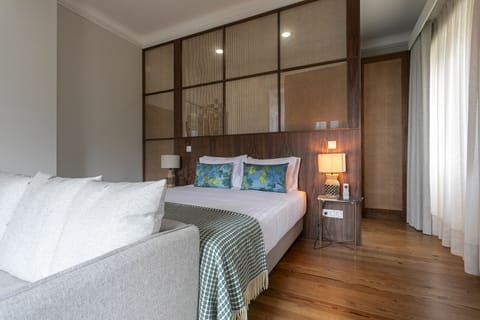 Deluxe Double Room | Egyptian cotton sheets, premium bedding, memory foam beds, minibar