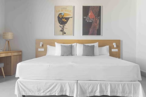 Superior Room | Premium bedding, down comforters, minibar, in-room safe