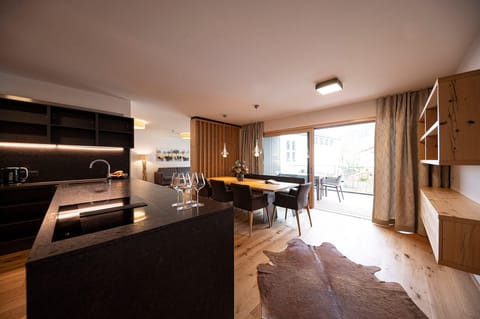 Grand Apartment | Private kitchen | Full-size fridge, oven, stovetop, dishwasher