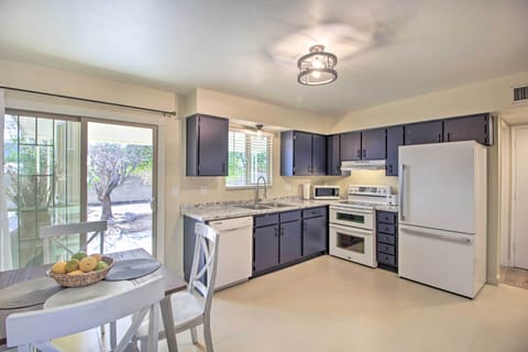 House (3 Bedrooms) | Private kitchen | Microwave, oven, stovetop, dishwasher