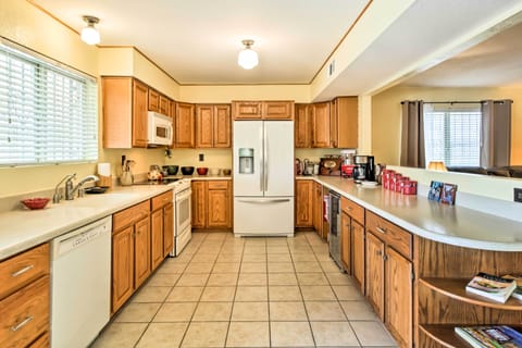 House (3 Bedrooms) | Private kitchen | Microwave, oven, stovetop, dishwasher