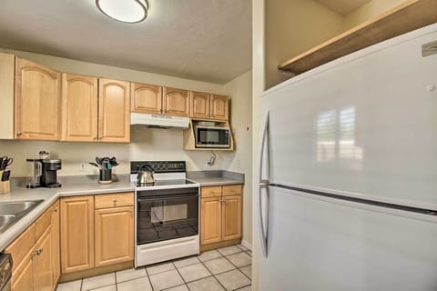 House (2 Bedrooms) | Private kitchen | Microwave, oven, stovetop, dishwasher