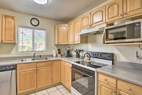 House (2 Bedrooms) | Private kitchen | Microwave, oven, stovetop, dishwasher