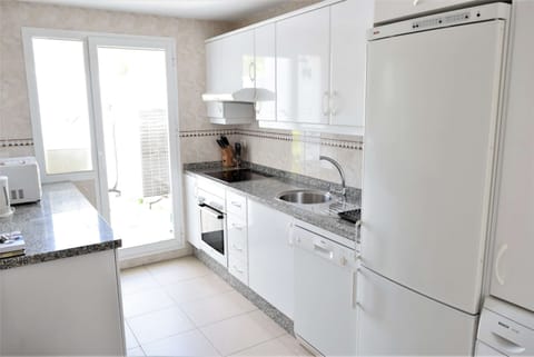 Standard Apartment, 2 Bedrooms | Private kitchen | Full-size fridge, microwave, oven, stovetop