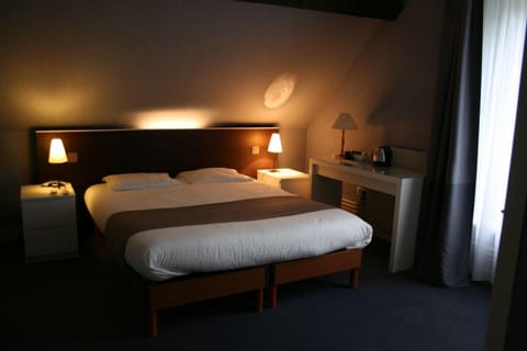 Comfort Double or Twin Room (Pavillon) | Desk, free WiFi, bed sheets