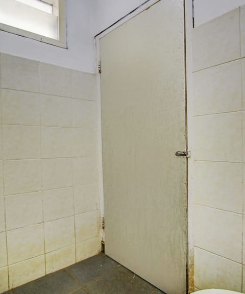 Standard Double Room | Bathroom | Shower