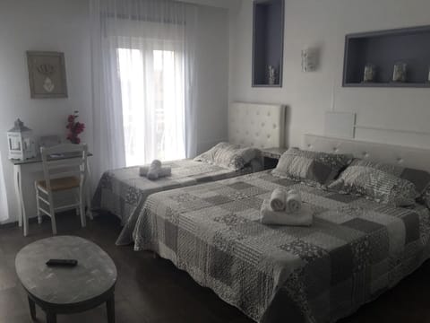 Comfort Triple Room | Iron/ironing board, free WiFi