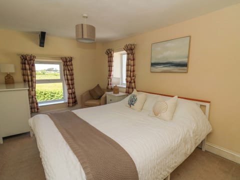 Cottage | 4 bedrooms, individually decorated, individually furnished, free WiFi