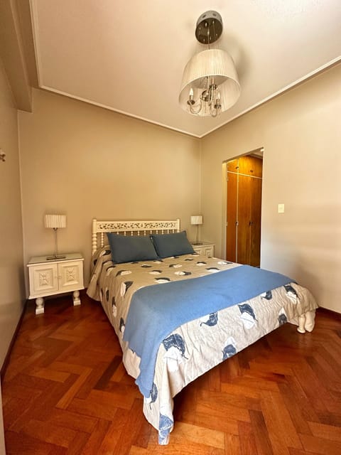 Family Apartment, 3 Bedrooms | Blackout drapes, free WiFi, bed sheets