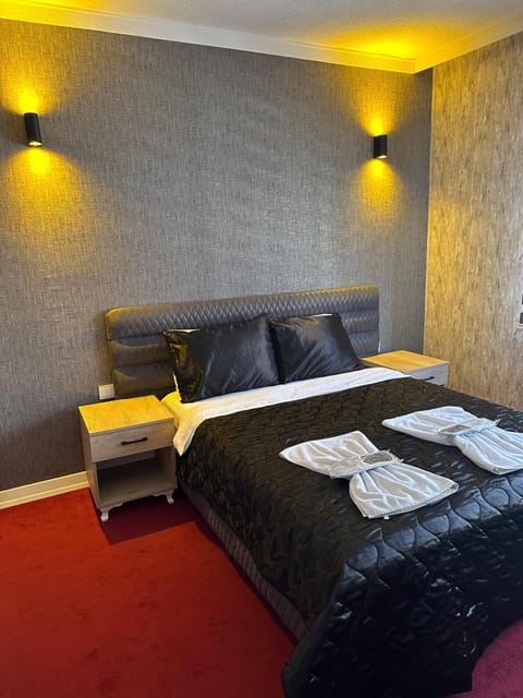 Deluxe Double Room | Egyptian cotton sheets, premium bedding, down comforters, minibar