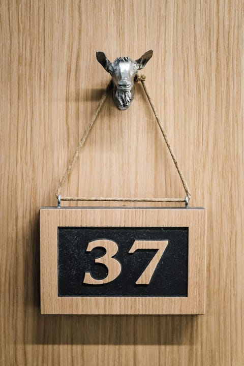 Capsule room in the basement | Soundproofing, free WiFi