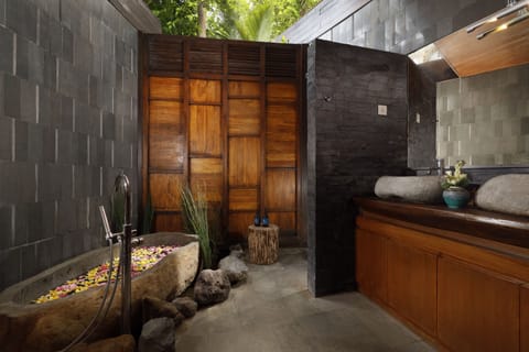 5 Bedroom Beachfront Pool Villa | Bathroom | Separate tub and shower, deep soaking tub, rainfall showerhead