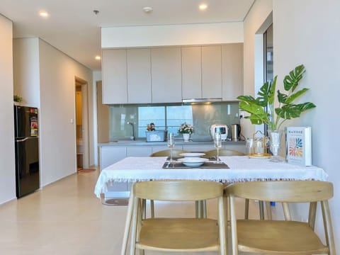 Apartment, 3 Bedrooms, Balcony | Private kitchen | Fridge, microwave, stovetop, dishwasher